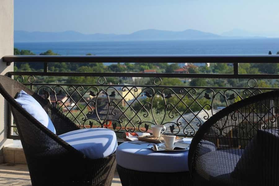 Iakovakis Suites & Spa Коропи Номер фото